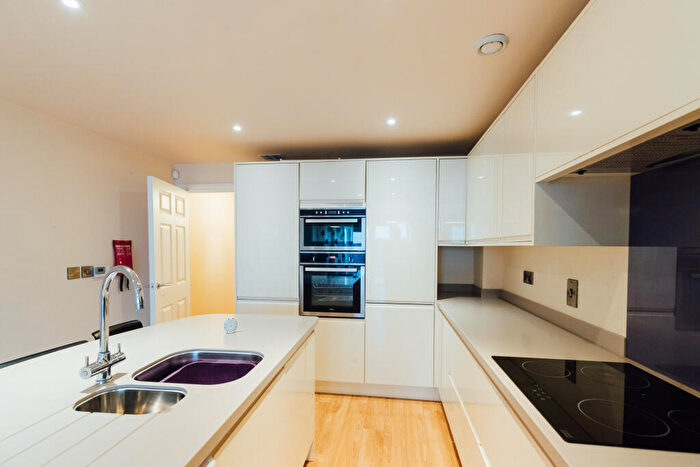 4 Bedroom House To Rent In Burton Road, Lincoln, LN1