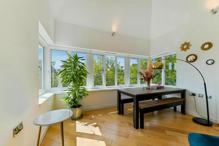 2 Bedroom Flat To Rent In Orchard Lane, Raynes Park, SW20