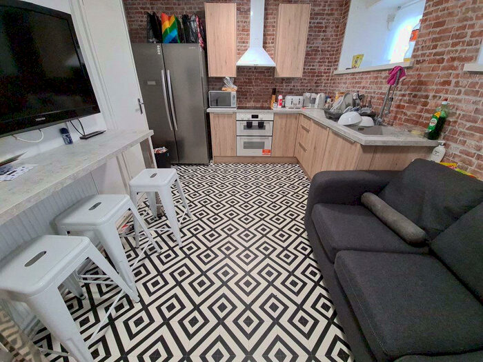 3 Bedroom House To Rent In Blenheim Grove, Leeds, LS2