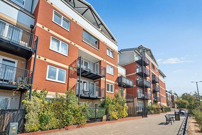 2 Bedroom Flat For Sale In Northway, Rickmansworth, WD3