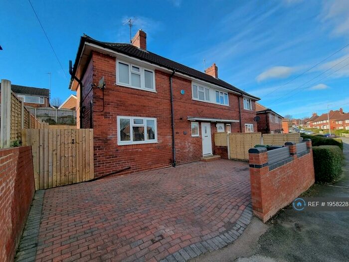 3 Bedroom Semi-Detached House To Rent In Broadlea Avenue, Leeds, LS13