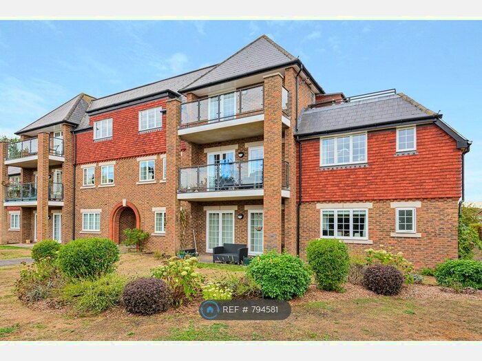 3 Bedroom Flat To Rent In West Common Road, Bromley, BR2