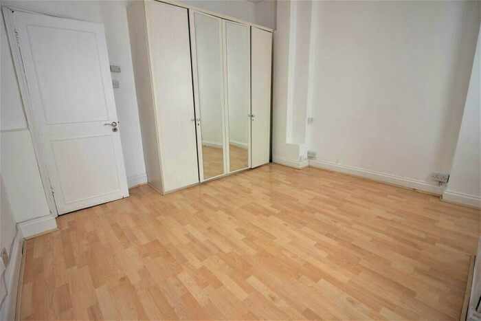 1 Bedroom Apartment To Rent In Eagle Lodge, Golders Green Road, London, NW11
