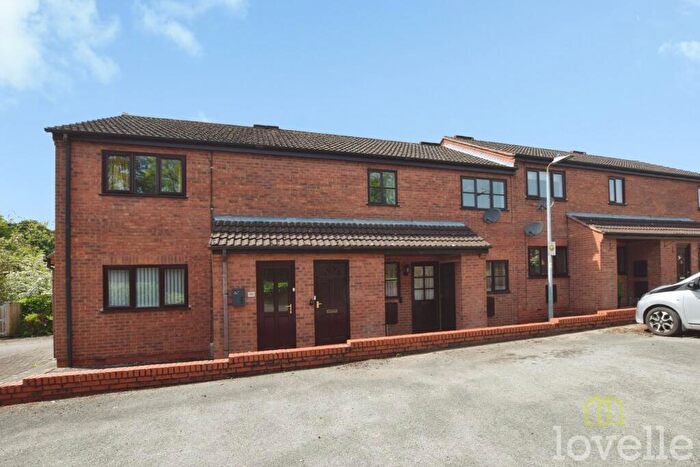 2 Bedroom Flat For Sale In Warren Close, Gainsborough, DN21