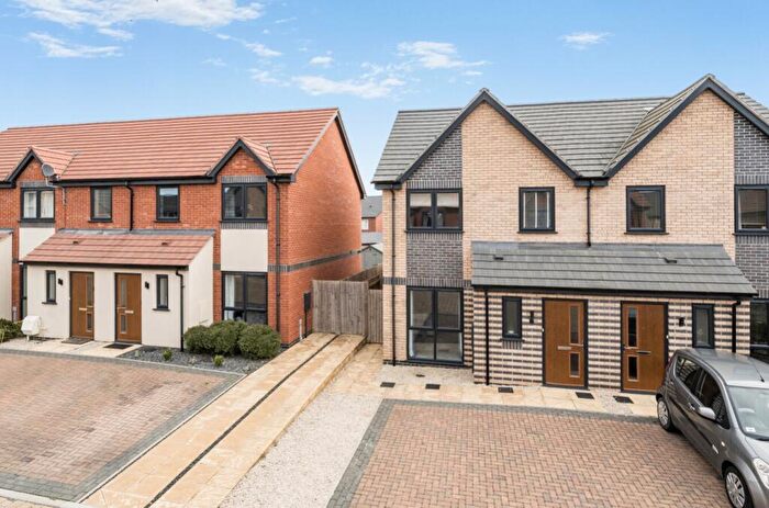 3 Bedroom Semi-Detached House For Sale In Newstead Street, NG34