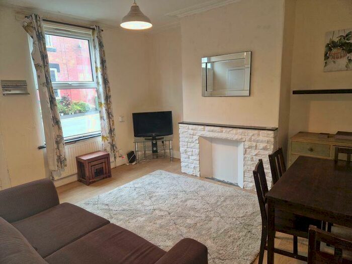 2 Bedroom Terraced House To Rent In Harold Mount, Hyde Park, Leeds, LS6