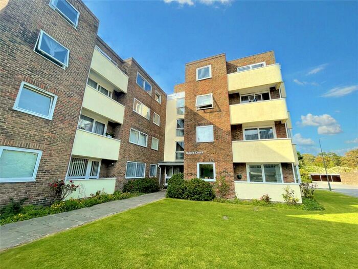2 Bedroom Flat To Rent In High Street, Bognor Regis, West Sussex, PO21