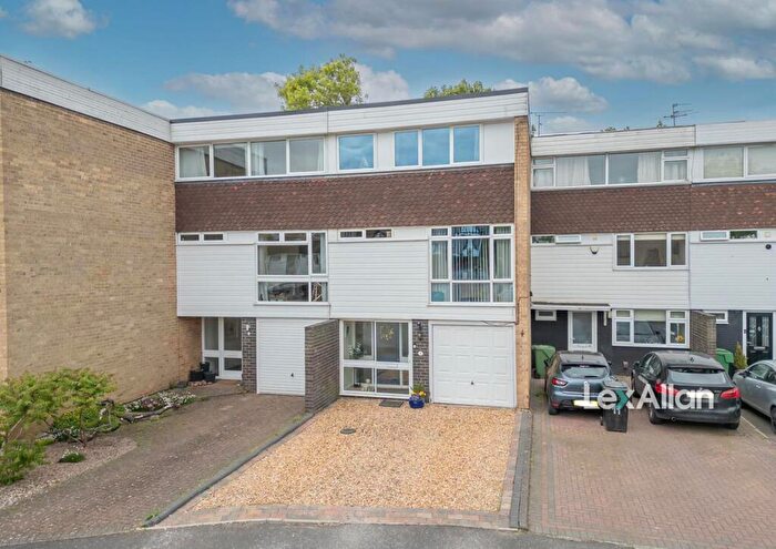 4 Bedroom Town House For Sale In Ferndale Close, Hagley, DY9