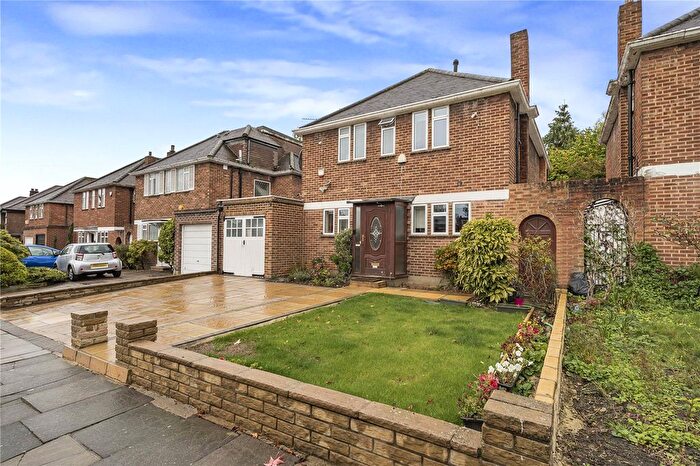 4 Bedroom Detached House For Sale In Ashbourne Road, London, W5