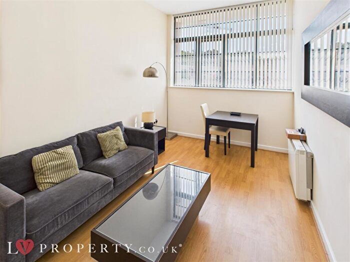 2 Bedroom Apartment To Rent In Avoca Court, Cheapside, Digbeth, Birmingham, B12