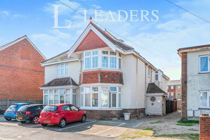 1 Bedroom Flat To Rent In Newlands Avenue, Shirley, Southampton, SO15