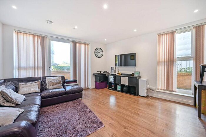 1 Bedroom Flat For Sale In Moorhen Drive, Hendon, London, NW9