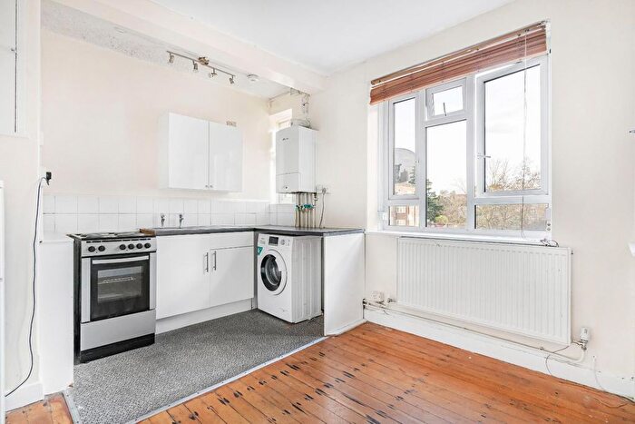1 Bedroom Flat To Rent In Tulse Hill, London, SW2