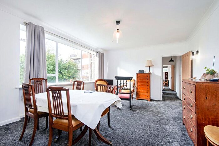 2 Bedroom Apartment To Rent In Willesden Lane, London, NW6