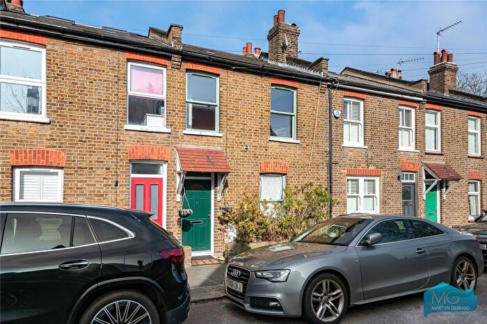 2 Bedroom Terraced House For Sale In Green Road, London, N20