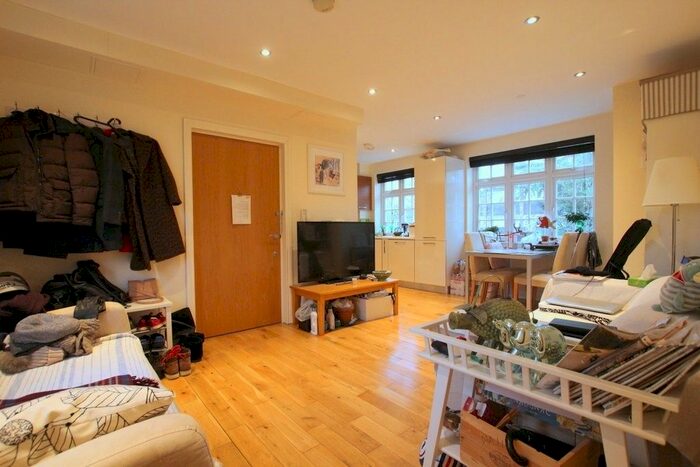 1 Bedroom Flat To Rent In Augustus Road, London, SW19