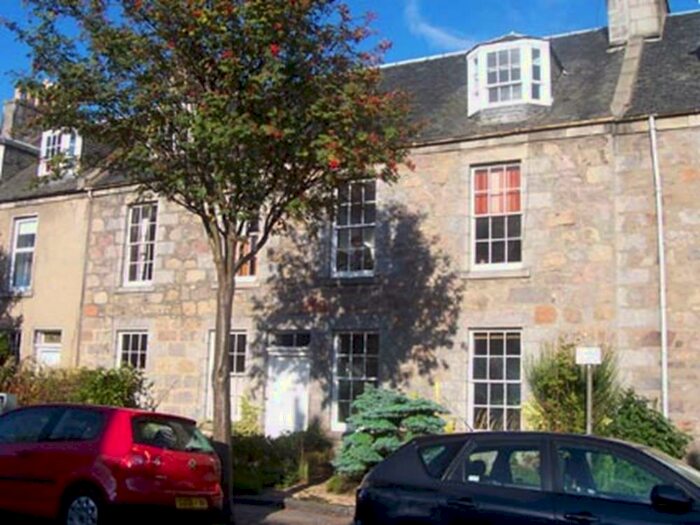 1 Bedroom Flat To Rent In Victoria Street, Top Floor Left, AB10