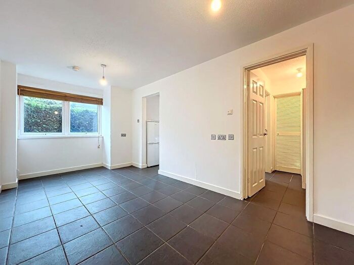 Studio To Rent In Harlequin Court, Newport Road, Roath, Cardiff, CF24