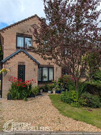 2 Bedroom Semi Detached House For Sale In Langdale Close, Chesterfield, Derbyshire, S40