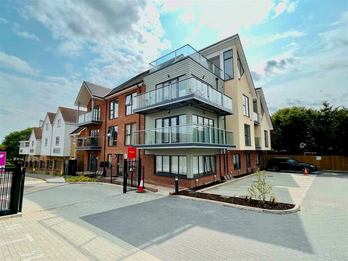 2 Bedroom Apartment To Rent In Eastwood Road, Rayleigh, SS6