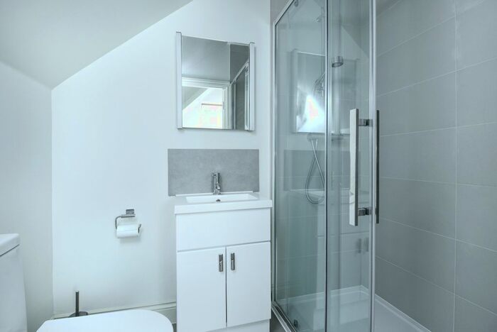 3 Bedroom Flat To Rent In Sydney Road, Haywards Heath, RH16