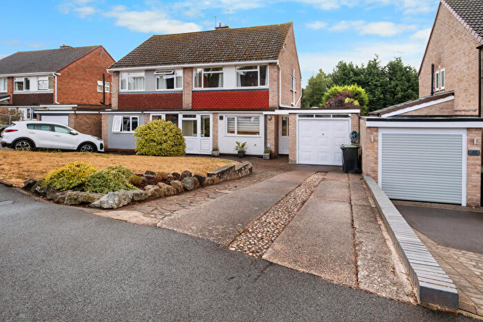 3 Bedroom Semi Detached House For Sale In Fordhouse Road, Bromsgrove, B60