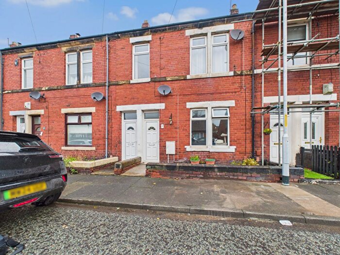 2 Bedroom Flat For Sale In Gosforth Terrace, Pelaw, NE10