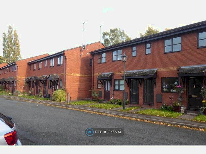 2 Bedroom Flat To Rent In Shallowford Mews, Stafford, ST16