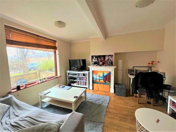2 Bedroom Semi-detached House To Rent In Morden, Morden, SM4