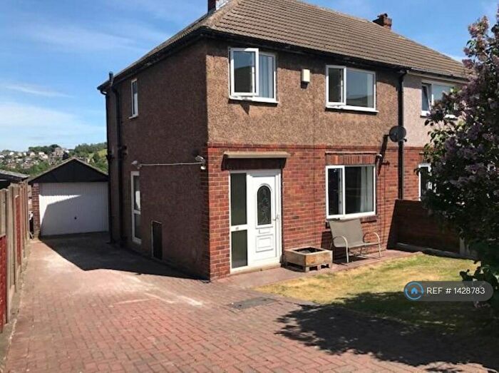 3 Bedroom Semi-Detached House To Rent In Mountfield Road, Huddersfield, HD5