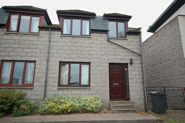 3 Bedroom Semi-Detached House To Rent In Canal Street, City Centre, Aberdeen, AB24