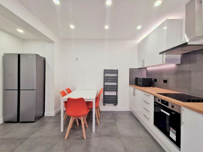 6 Bedroom House To Rent In Peveril Road, Beeston, Nottingham, Nottinghamshire, NG9