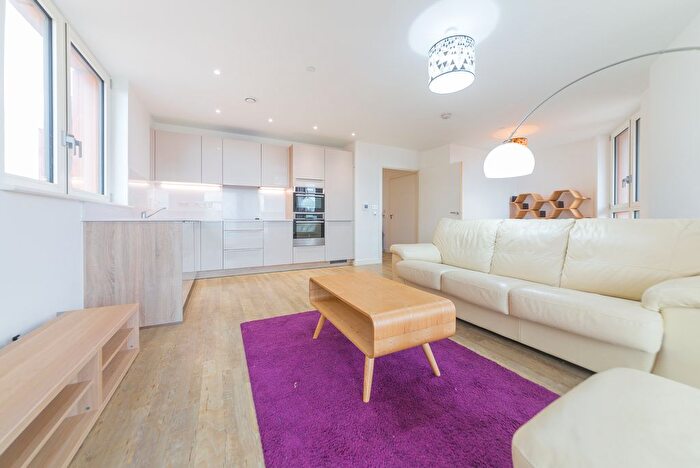 3 Bedroom Flat To Rent In Ossel Court, Telegraph Avenue, London, SE10