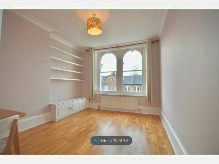 2 Bedroom Flat To Rent In Bedford Road, London, SW4