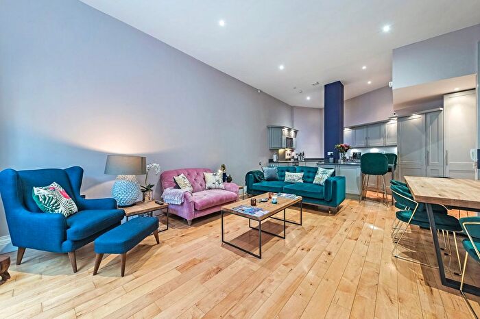 3 Bedroom Flat For Sale In Shillibeer Place, London, W1H