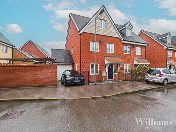 3 Bedroom Property For Sale In Crawford Road, Aylesbury, HP18