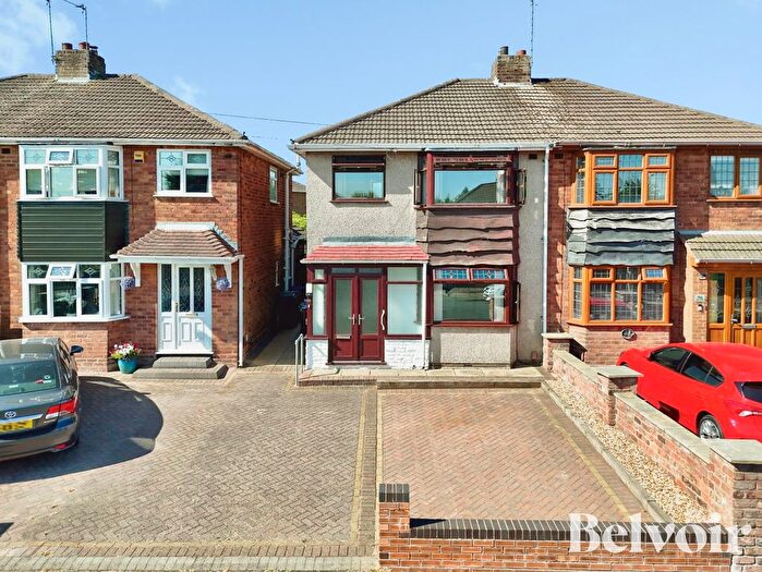 3 Bedroom Semi Detached House For Sale In Dilloways Lane, Wolverhampton, WV13