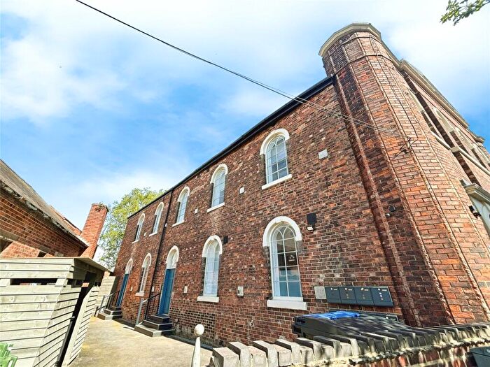 2 Bedroom Flat To Rent In West Street, Swadlincote, Derbyshire, DE11