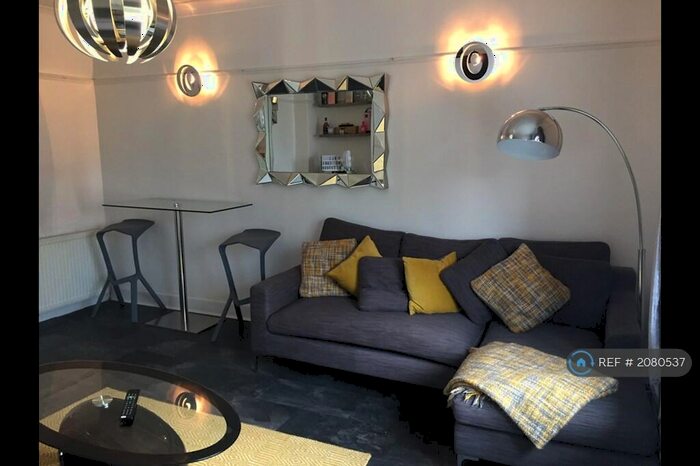 2 Bedroom Flat To Rent In Polwarth Road, Aberdeen, AB11