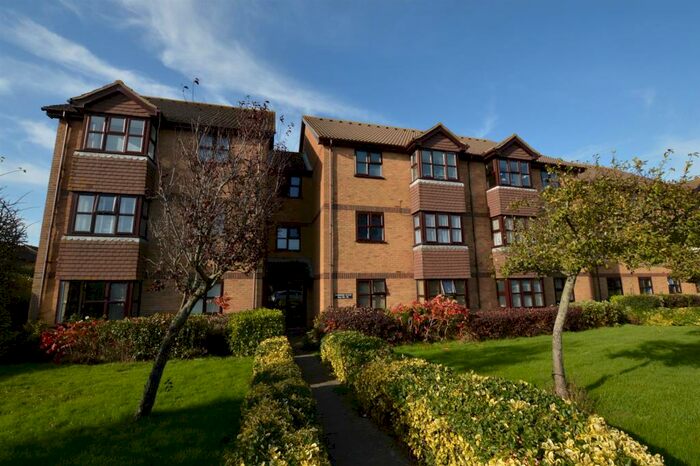 1 Bedroom Flat To Rent In Snowdon Close, Eastbourne, BN23