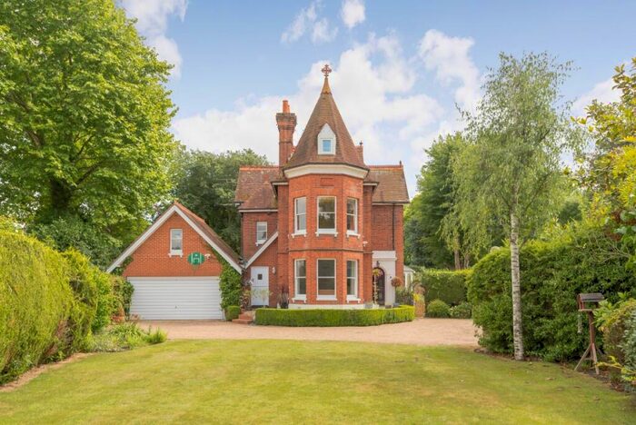 5 Bedroom House To Rent In Bray Road Maidenhead, SL6