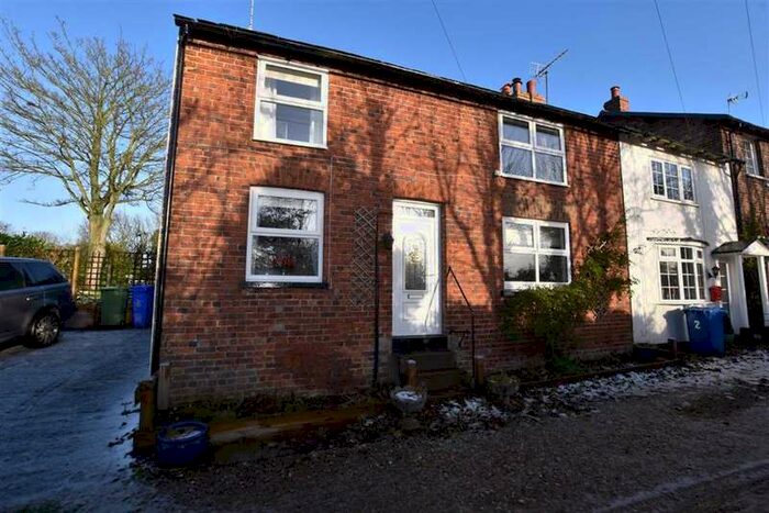 3 Bedroom End Of Terrace House For Sale In School Lane, Burton Flemming, YO25