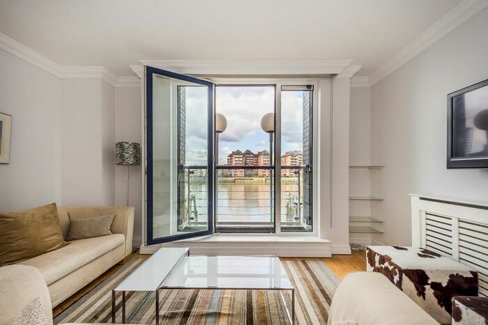 2 Bedroom Flat To Rent In Clove Hitch Quay, London, SW11