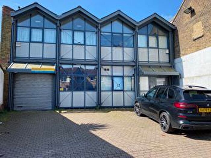 1 Bedroom Flat To Rent In Baildon Street, London, SE8