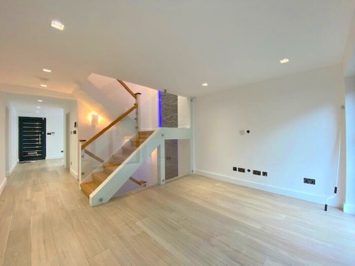 4 Bedroom Town House To Rent In Greyfell Close, Stanmore, Middlesex, HA7