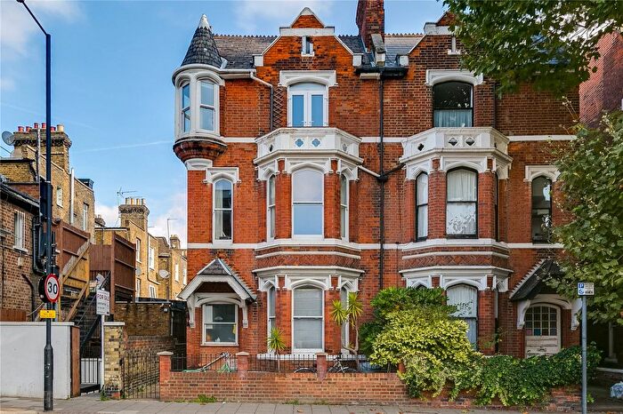 1 Bedroom Flat To Rent In Munster Road, Fulham, SW6