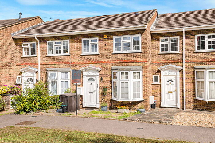 3 Bedroom Terraced House For Sale In Caygill Close, Bromley, BR2