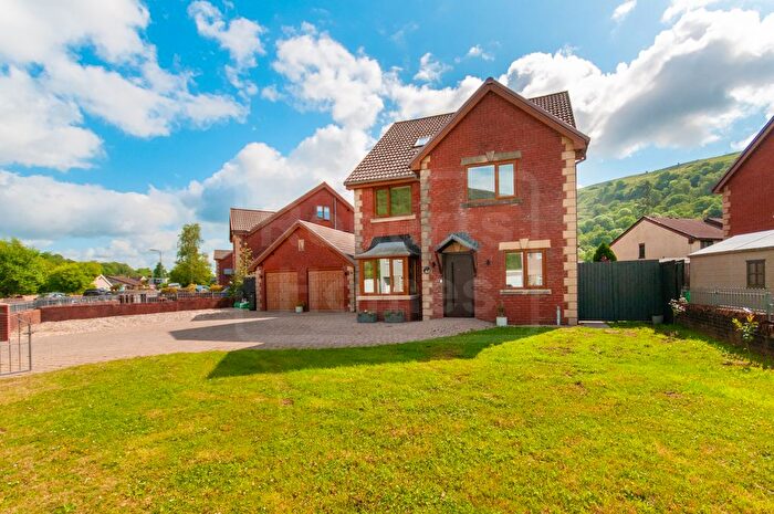 4 Bedroom Detached House For Sale In Graig Newydd, Godrergraig, Swansea, SA9