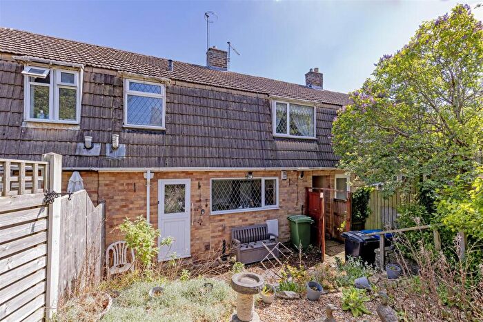 3 Bedroom Terraced House For Sale In Houldsworth Drive, Hady Chesterfield, S41