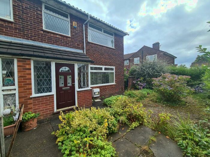 3 Bedroom Semi-Detached House To Rent In Buile Hill Avenue, Little Hulton, Manchester, M38